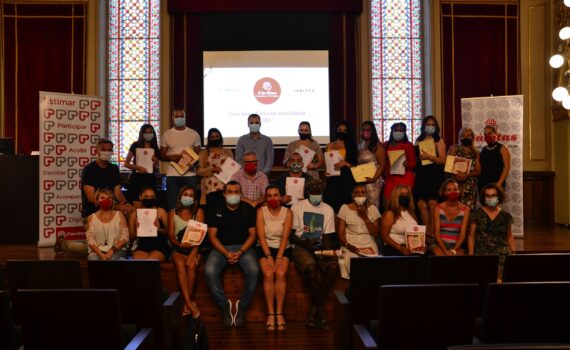 Tenir feina és la millor ajuda. Càritas Diocesana de Tarragona, la Fundación Endesa i Inditex aposten per la inserció laboral amb el cursos bàsics d’atenció domiciliària