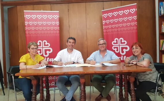 Càritas signa un conveni de col·laboració amb l’Ajuntament del Vendrell per desenvolupar el projecte Bon dia