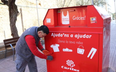 Recicla la roba i transforma vides: el servei de recollida de roba d’Arada E.I.
