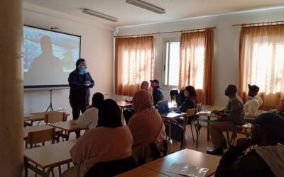 Inici del curs de castellà a la Càritas de Torreforta